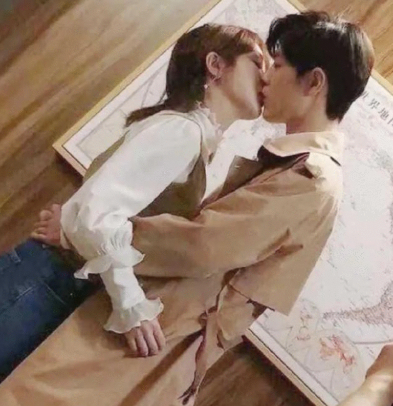 Top 5 cảnh hôn lãng mạn nhất của Tiêu Chiến khiến fan nữ vừa thích vừa 'ghen tị' 25